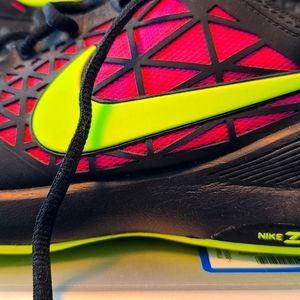 Size 8 Nike Zoom 2 Sneakers